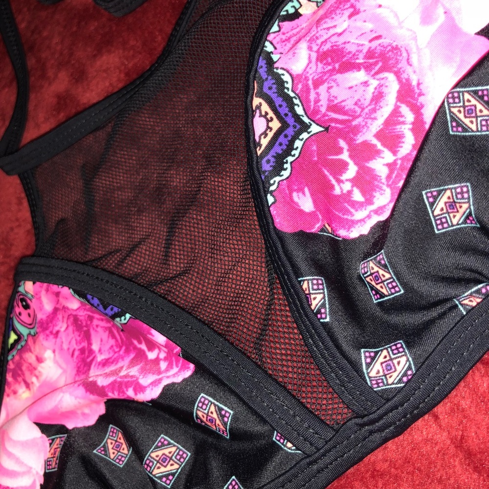Swim top!